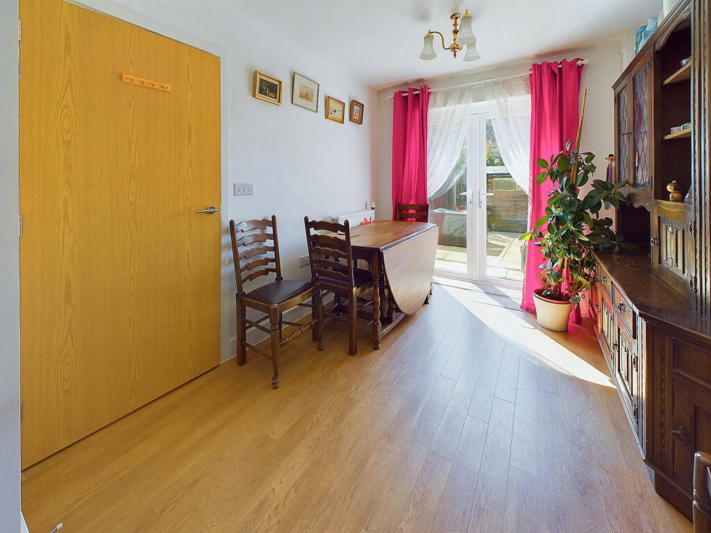 Additional property image - Rainbow Square, Shoreham by Sea