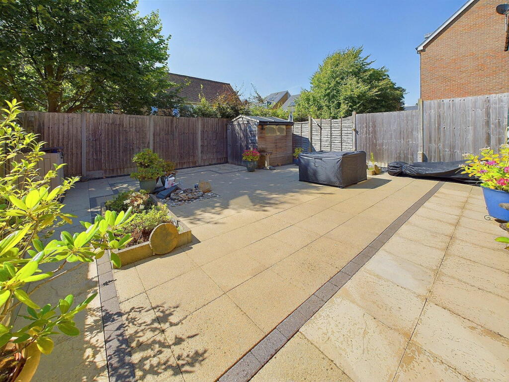 Additional property image - Rainbow Square, Shoreham by Sea