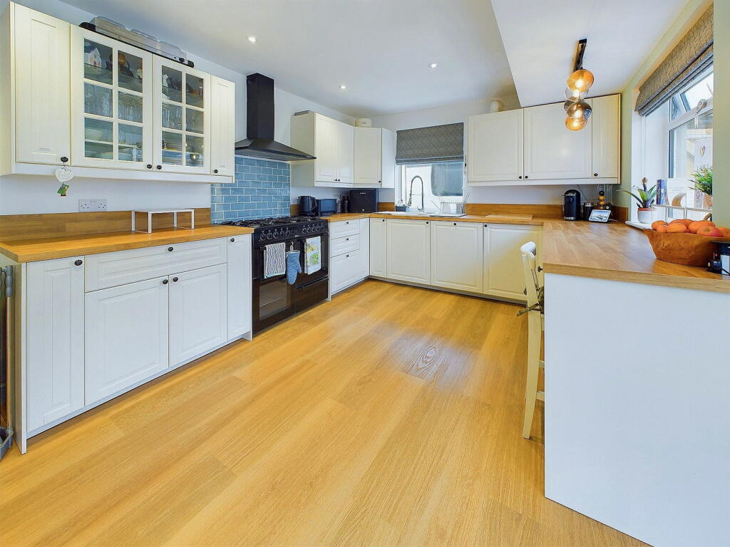 Additional property image - Hadrian Avenue, Southwick