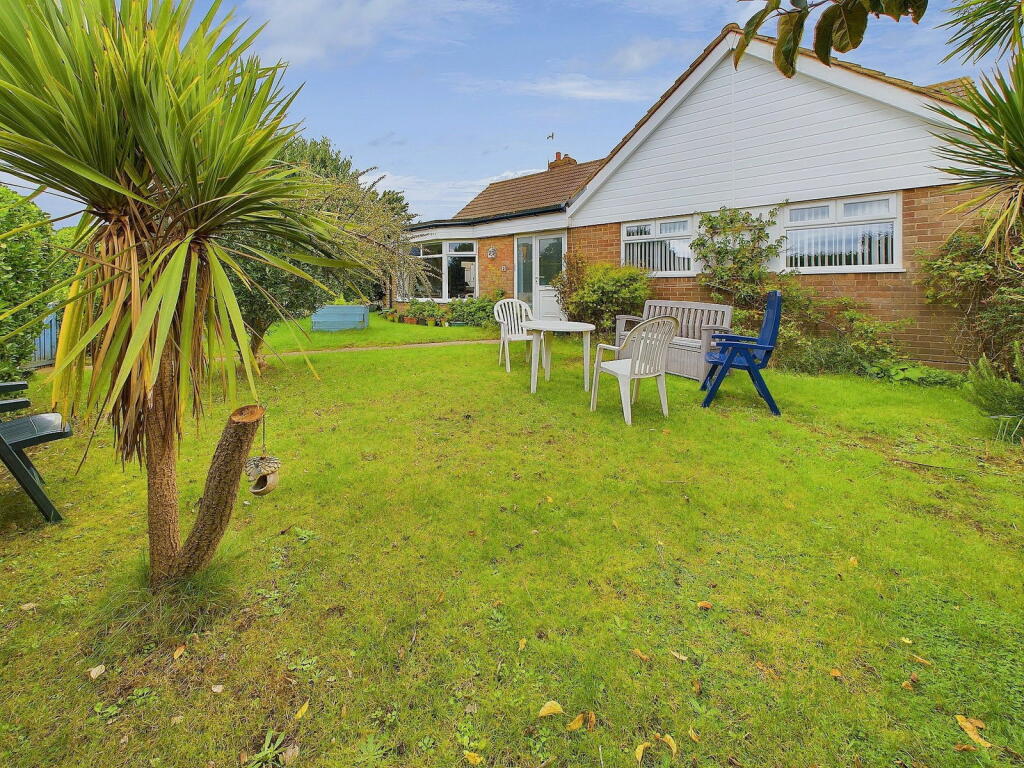 Additional property image - Shingle Road, Shoreham by Sea