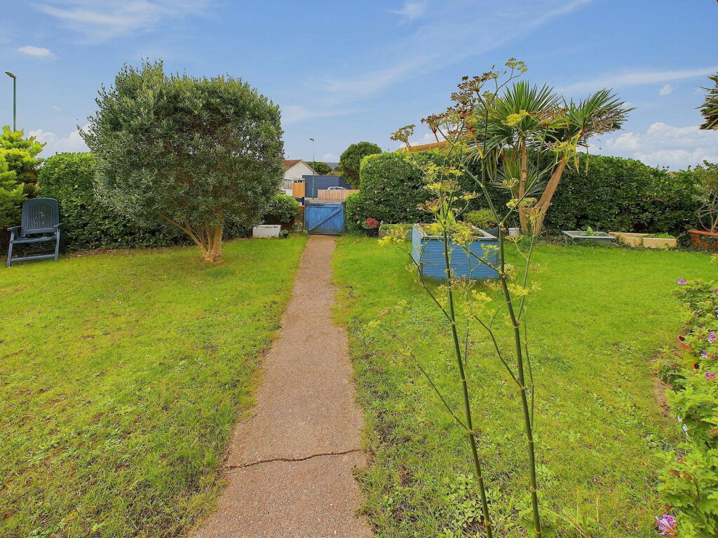 Additional property image - Shingle Road, Shoreham by Sea