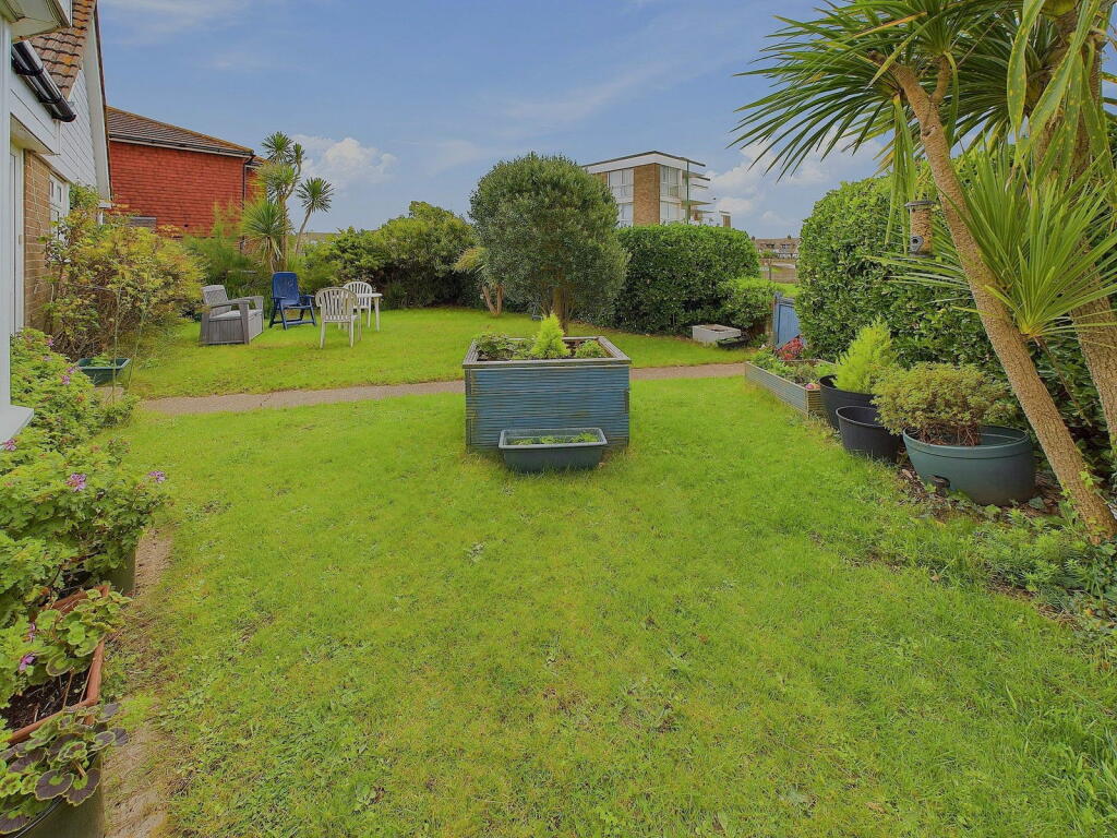 Additional property image - Shingle Road, Shoreham by Sea