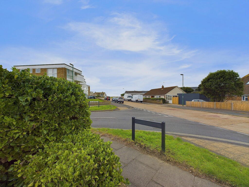 Additional property image - Shingle Road, Shoreham by Sea