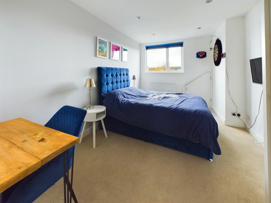 Additional property image - Gordon Road, Shoreham-by-Sea