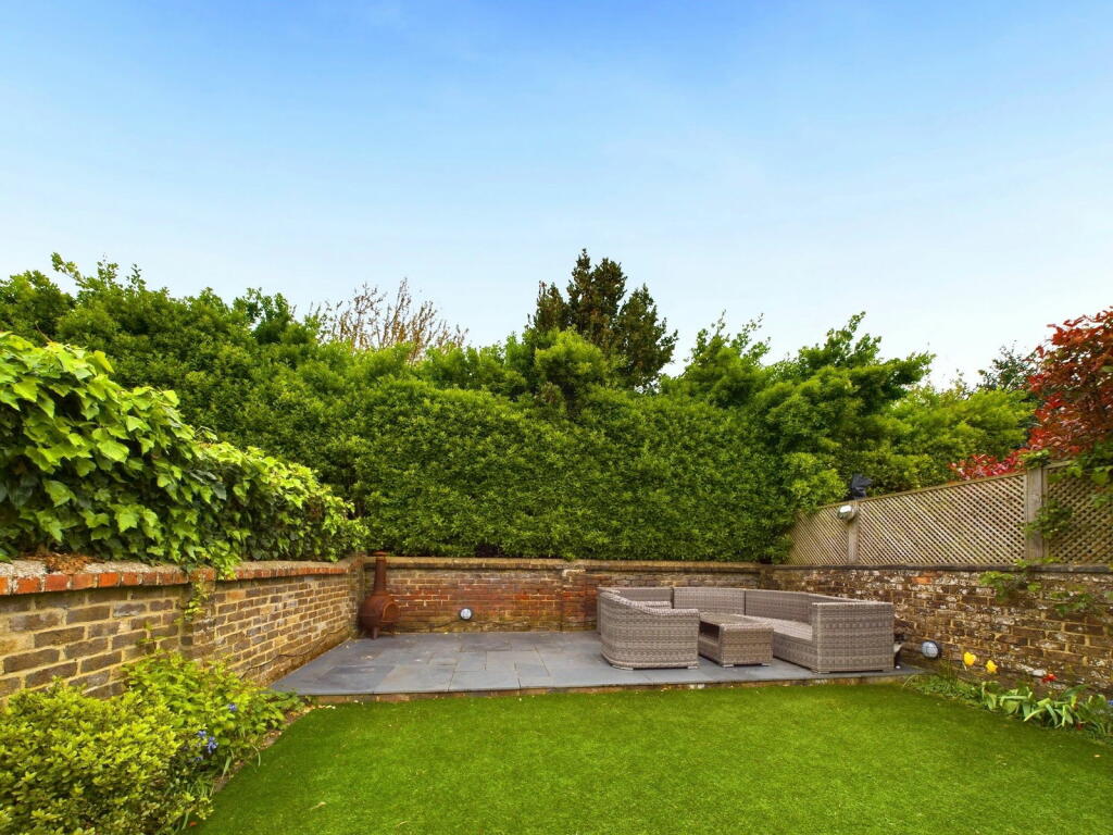Additional property image - Gordon Road, Shoreham-by-Sea