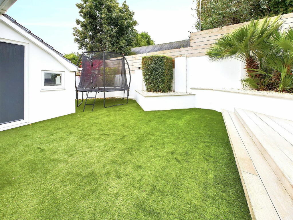 Additional property image - Mill Hill Close, Shoreham by Sea