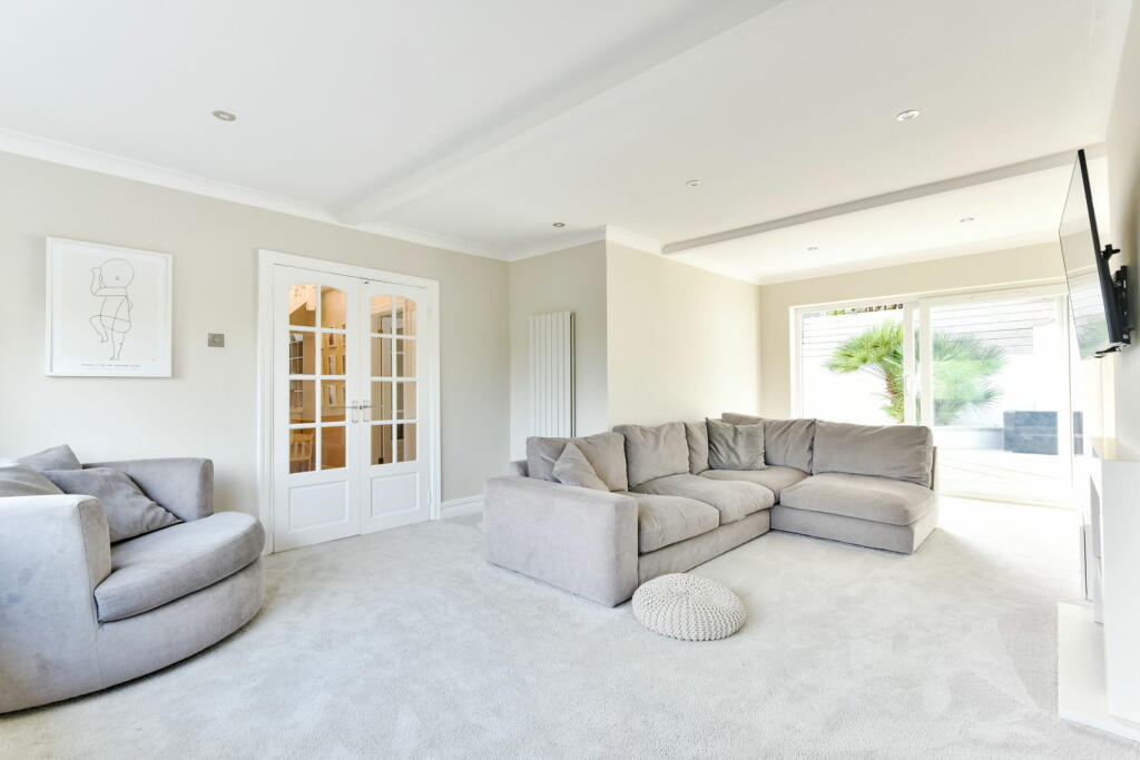 Additional property image - Mill Hill Close, Shoreham by Sea