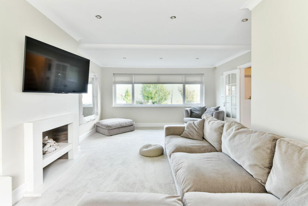 Additional property image - Mill Hill Close, Shoreham by Sea