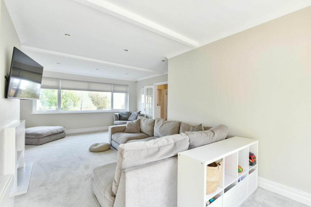 Additional property image - Mill Hill Close, Shoreham by Sea