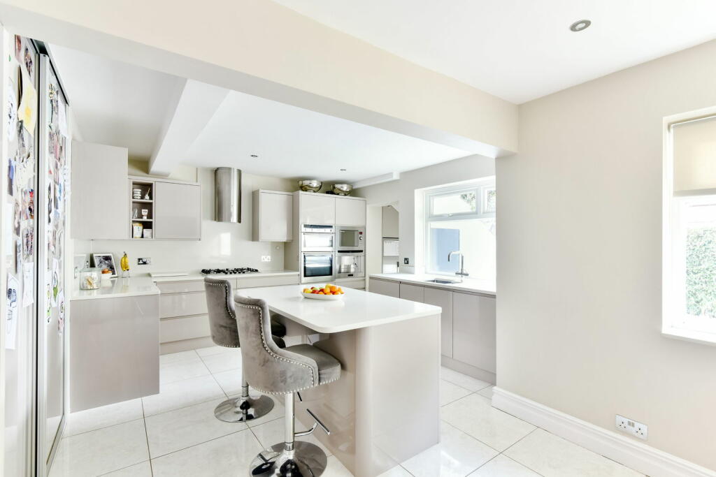 Additional property image - Mill Hill Close, Shoreham by Sea