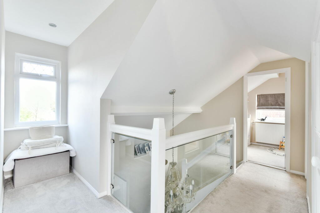 Additional property image - Mill Hill Close, Shoreham by Sea