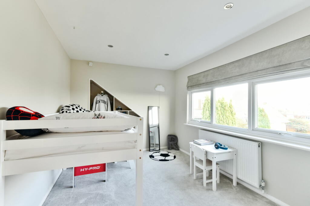 Additional property image - Mill Hill Close, Shoreham by Sea