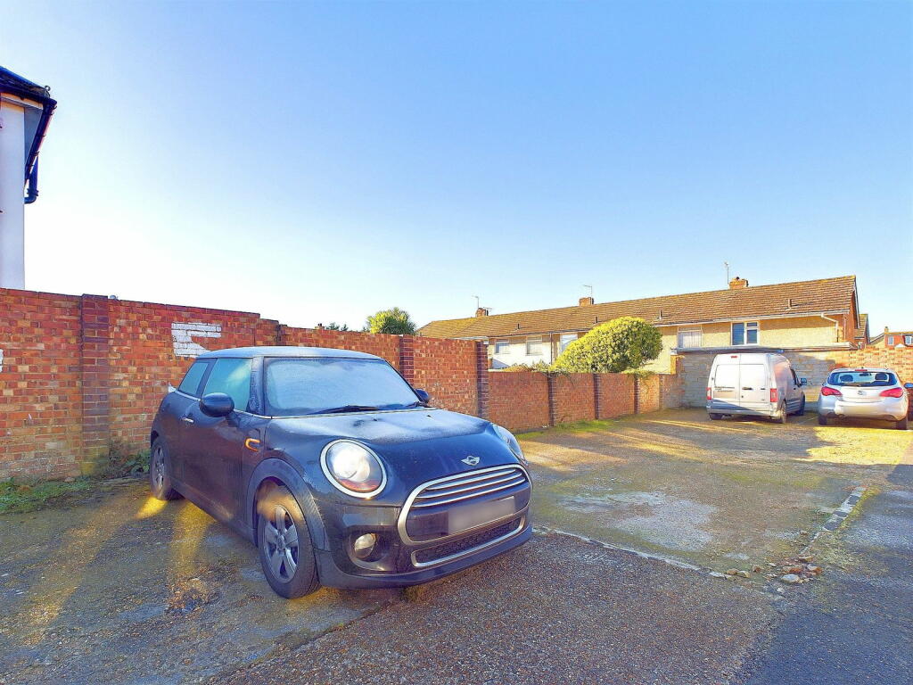 Additional property image - Southview Close, Southwick