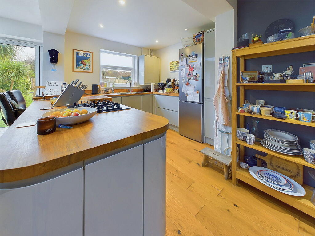 Additional property image - The Crescent, Southwick