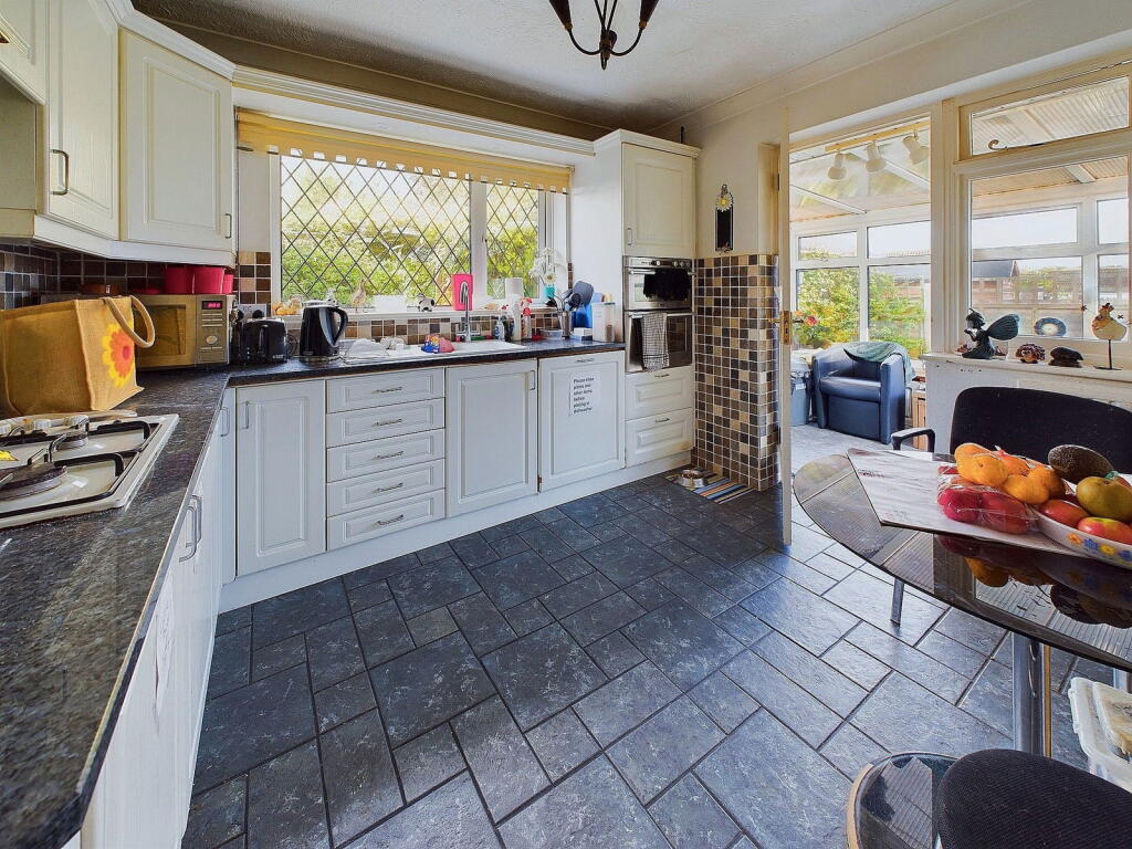 Additional property image - New Barn Close, Shoreham by Sea