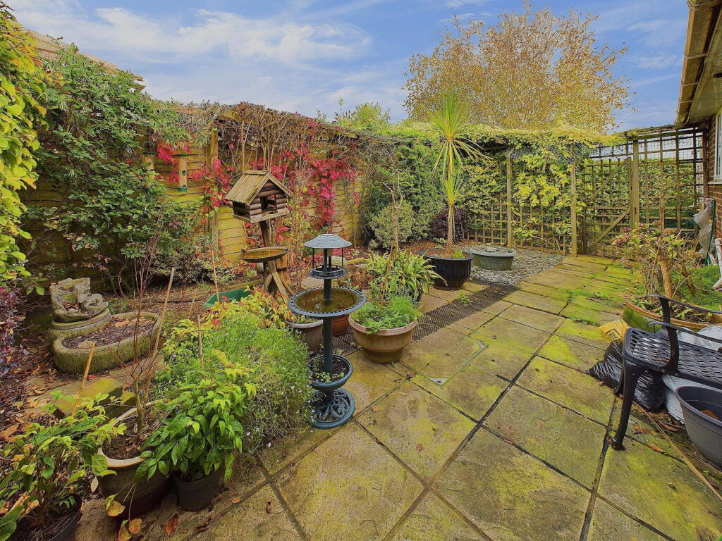 Additional property image - New Barn Close, Shoreham by Sea