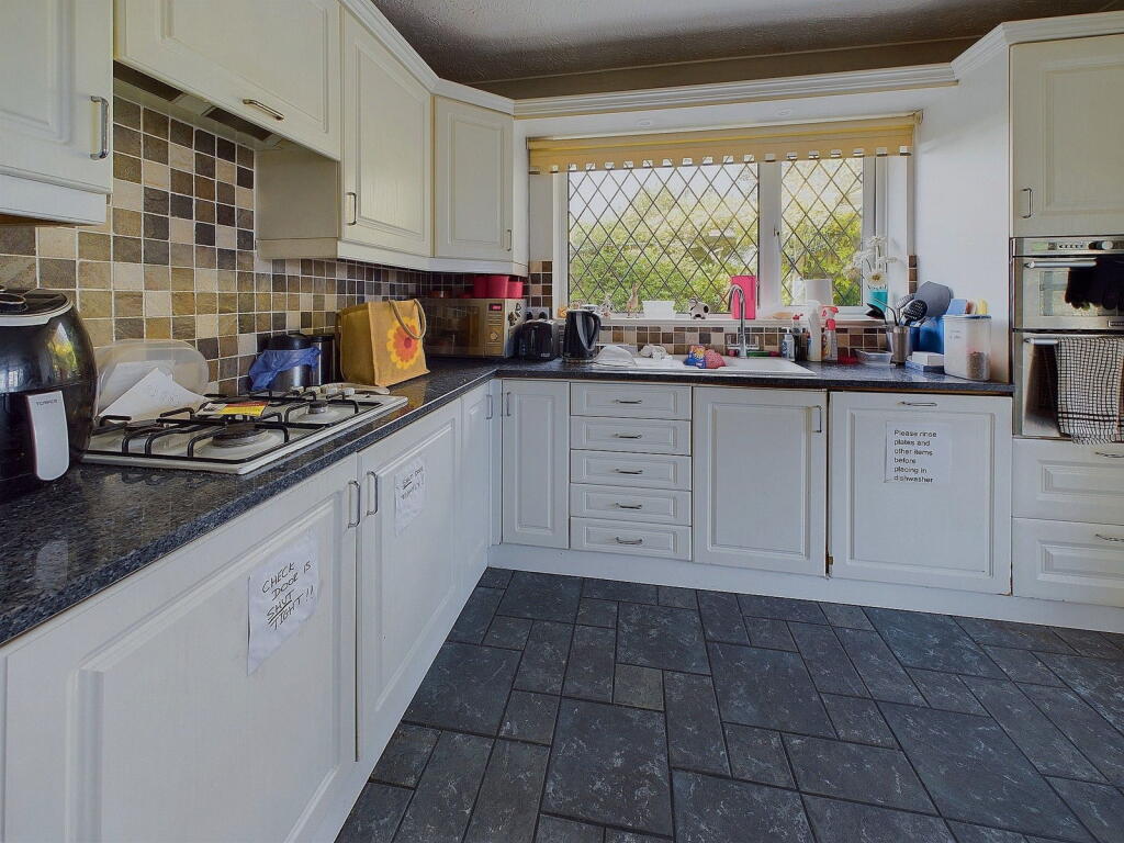 Additional property image - New Barn Close, Shoreham by Sea
