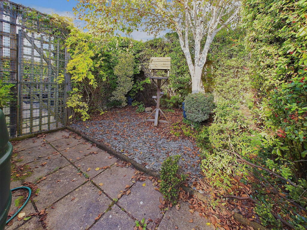 Additional property image - New Barn Close, Shoreham by Sea