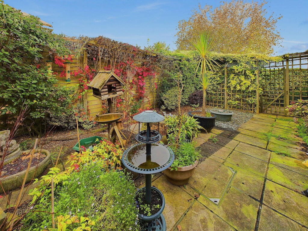 Additional property image - New Barn Close, Shoreham by Sea