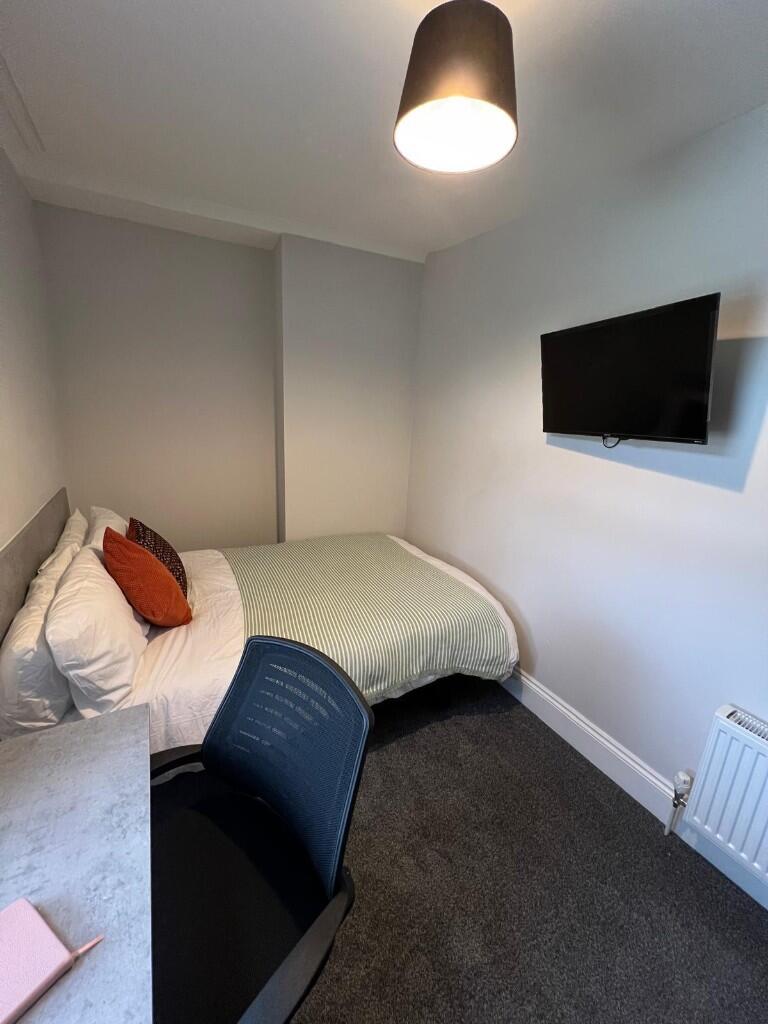 Additional property image - Pitville Place, Bristol, BS6