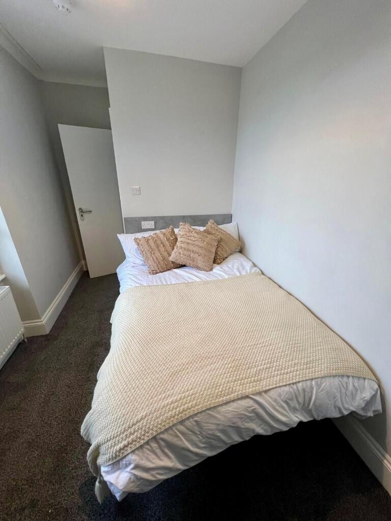 Additional property image - Pitville Place, Bristol, BS6