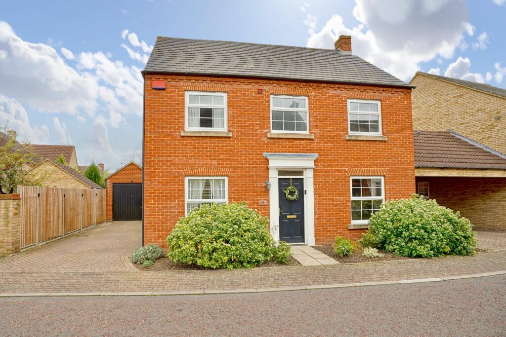 4 bedroom detached house for sale in Ream Close, Eynesbury, St. Neots, PE19