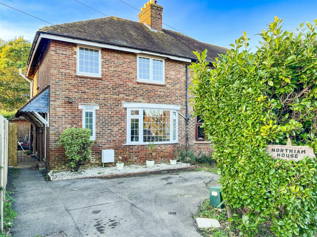 3 bedroom semidetached house for sale in Broad Road, Nutbourne