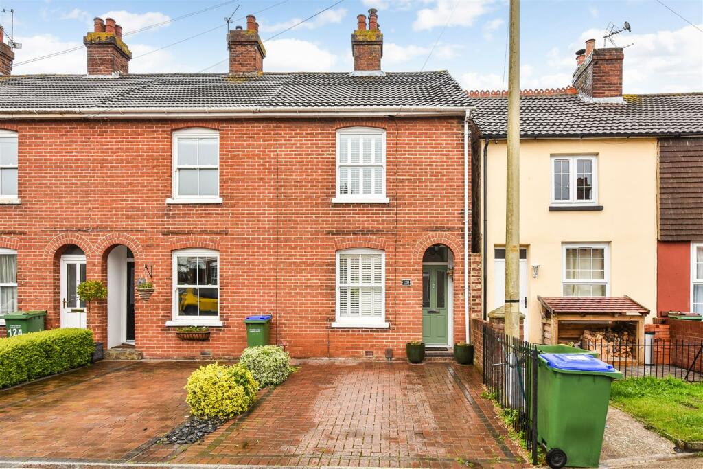 2 bedroom end of terrace house for sale in Castle Street, Portchester