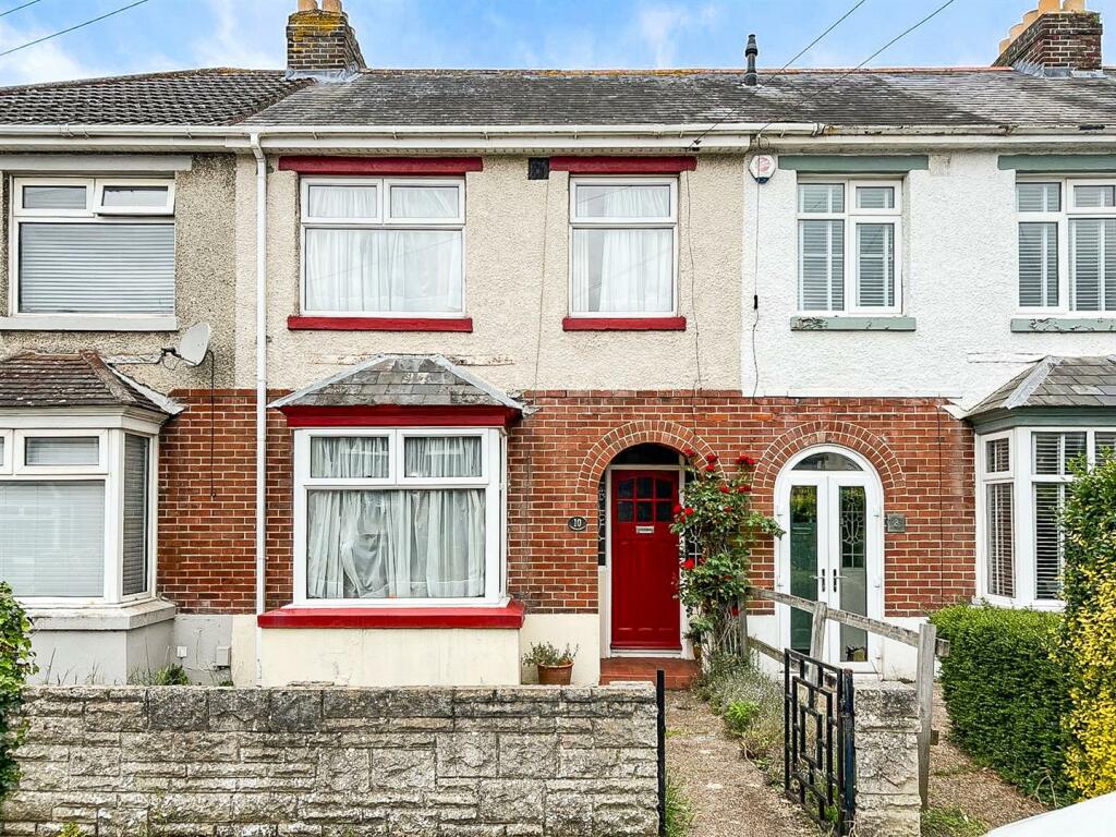 3 bedroom terraced house for sale in King John Avenue, Portchester, PO16