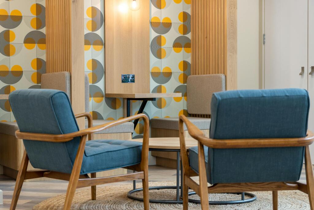 Botleigh Burlington Lobby  Oct 2211.jpg