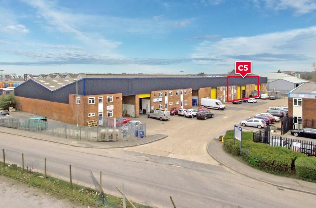 Main image of property: Unit C5 Deacon Trading Estate, Chickenhall Lane, Eastleigh, SO50 6RS