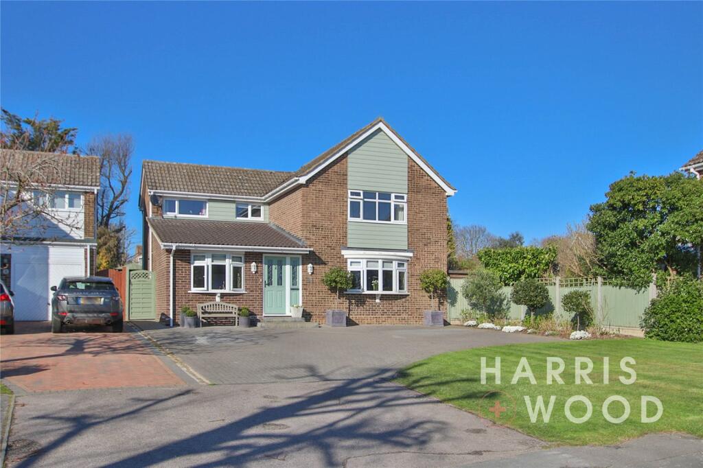 3 bedroom detached house for sale in Byron Drive, Wickham