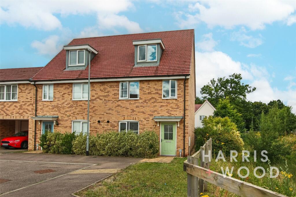 4 bedroom semidetached house for sale in Close, Witham, Essex