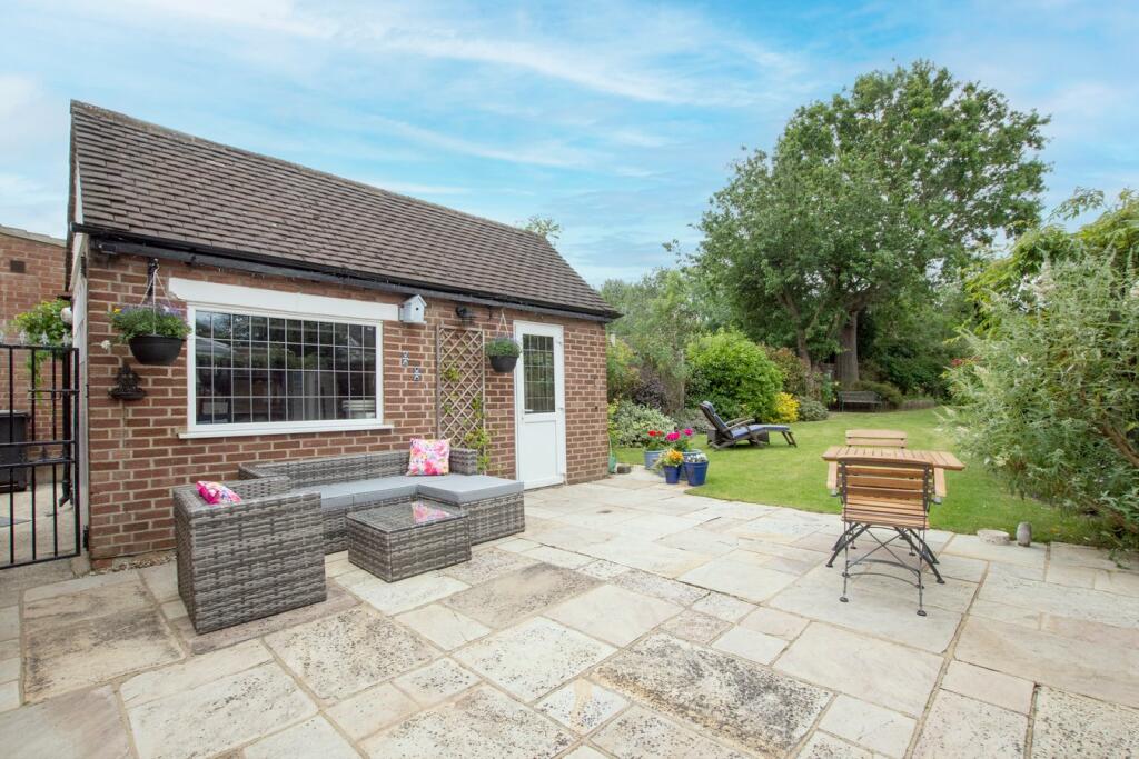 Additional property image - Lorne Gardens, Croydon, CR0