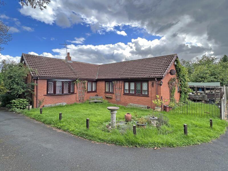2 bedroom bungalow for sale in Cricket Meadow, Bridgnorth, WV16