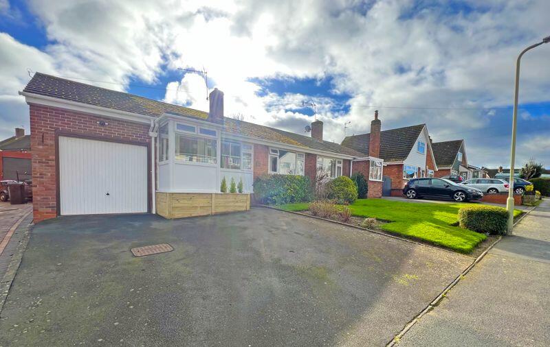 2 bedroom semidetached house for sale in Greenfields Road, Bridgnorth