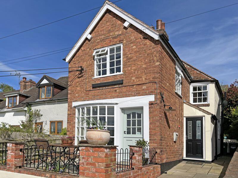 2 bedroom terraced house for sale in Bernards Hill, Bridgnorth, WV15