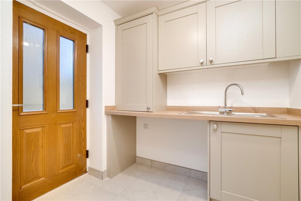 4 bedroom detached house for sale in Slingsby Close, Ferrensby, Near