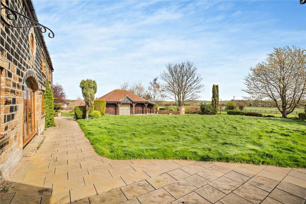 4 bedroom detached house for sale in Ryhill Pits Lane, Cold Hiendley