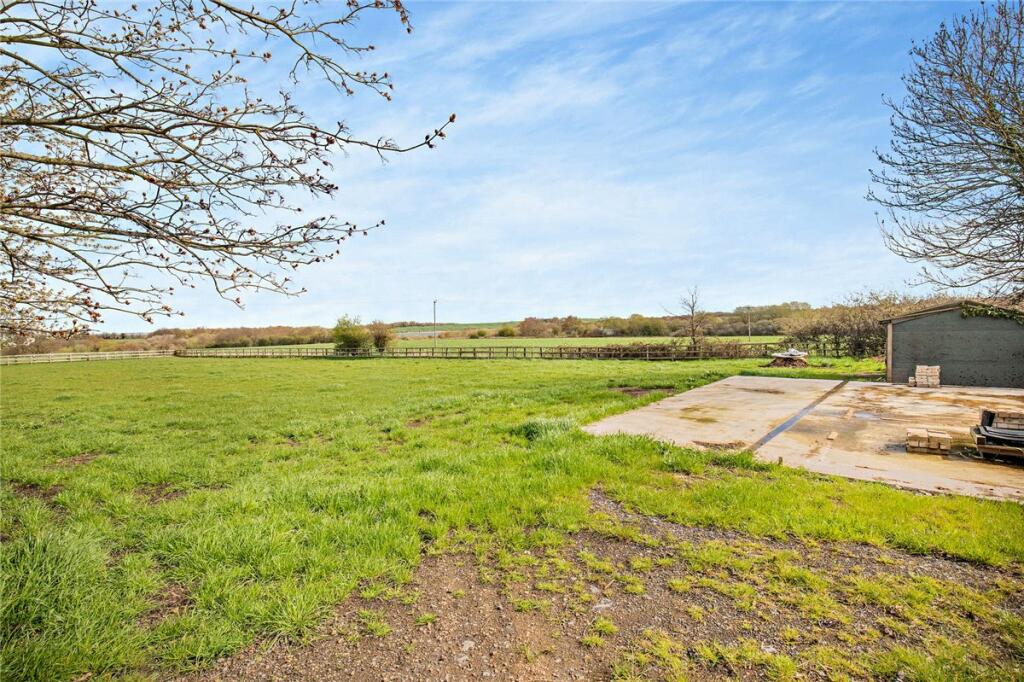 4 bedroom detached house for sale in Ryhill Pits Lane, Cold Hiendley