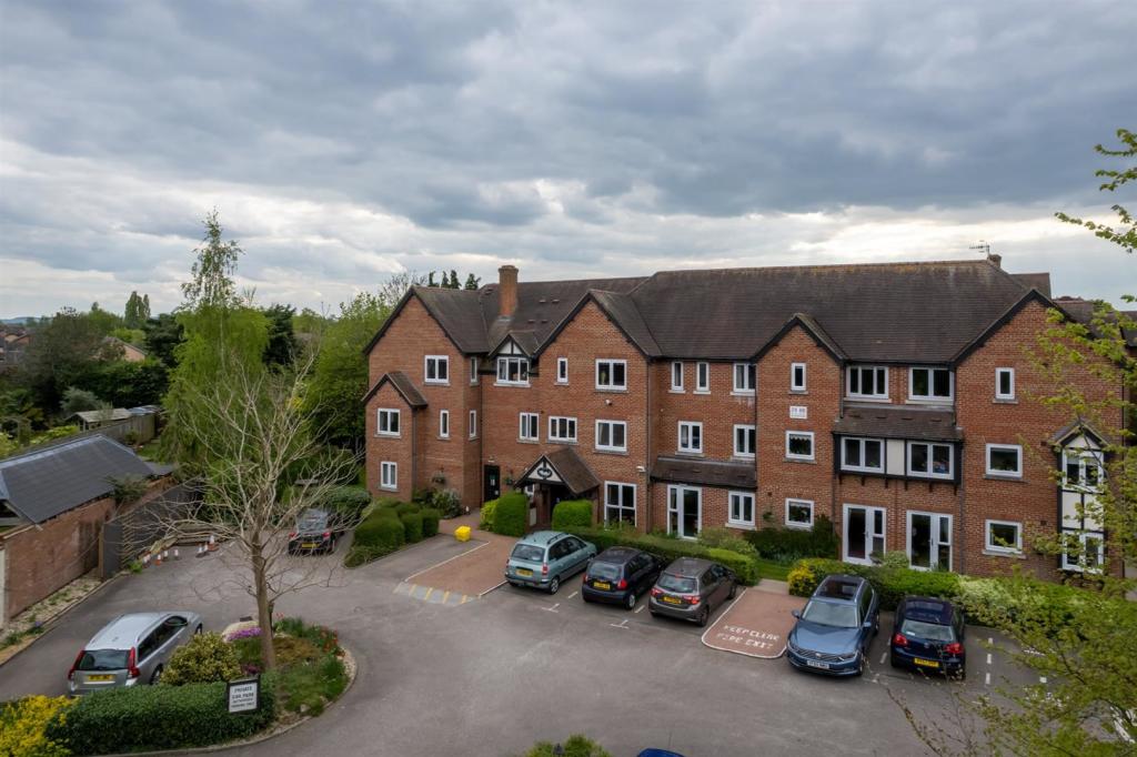 1 bedroom apartment for sale in Swan Court, Banbury Road, Stratford