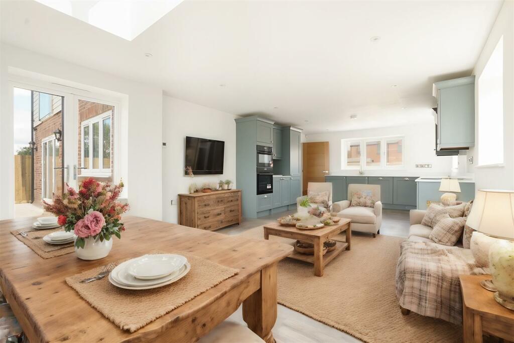 Additional property image - Arrowbank, Bidford-On-Avon, Alcester
