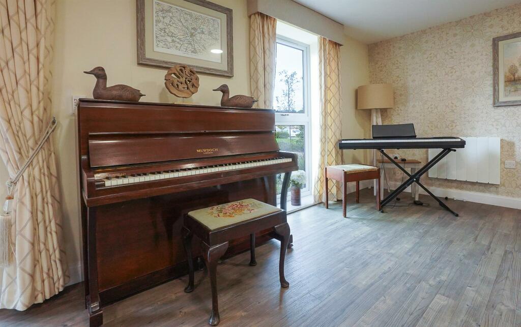 Additional property image - Harvard Place, Springfield Close, Stratford-Upon-Avon