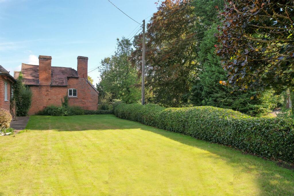 Additional property image - School Road, Snitterfield, Stratford-Upon-Avon