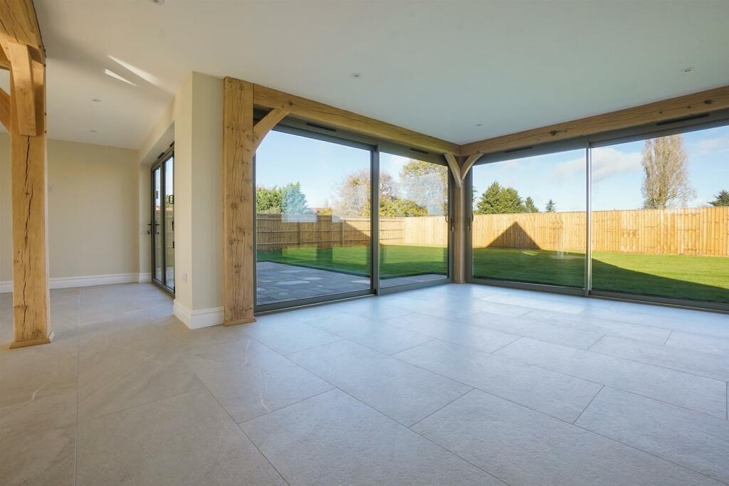 Additional property image - Williams Orchard, Duck Lane, Welford On Avon