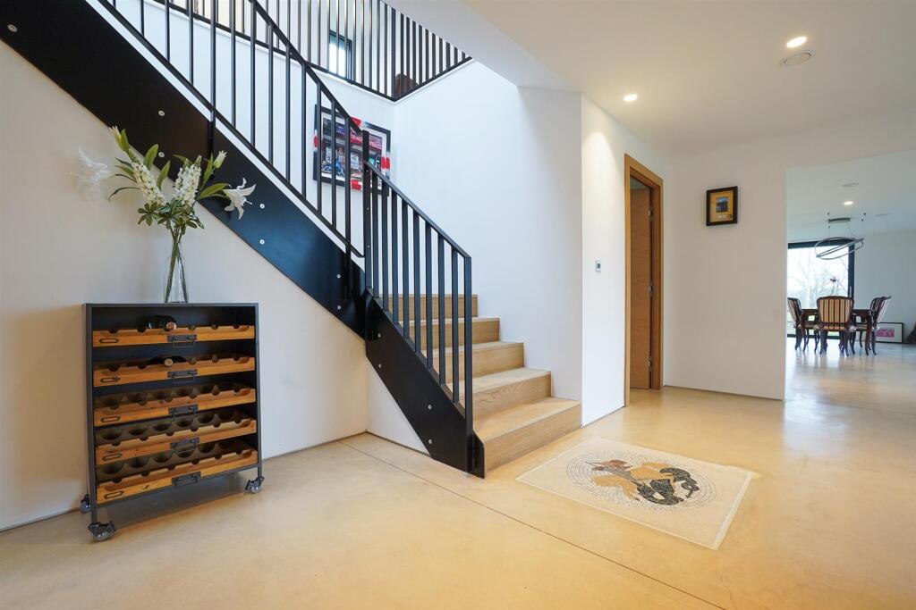Additional property image - Alveston Lane, Alveston, Stratford-Upon-Avon