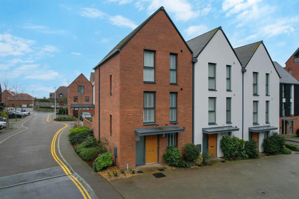 Main image of property: Stephenson Row, Stratford-Upon-Avon