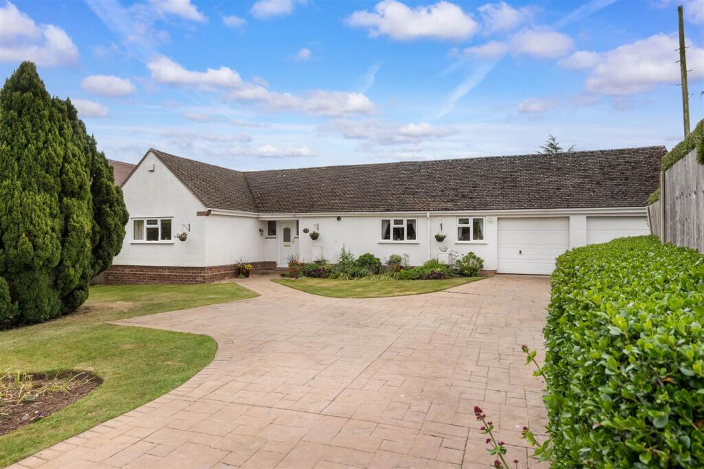 Main image of property: Bearley Road, Snitterfield, Stratford-Upon-Avon
