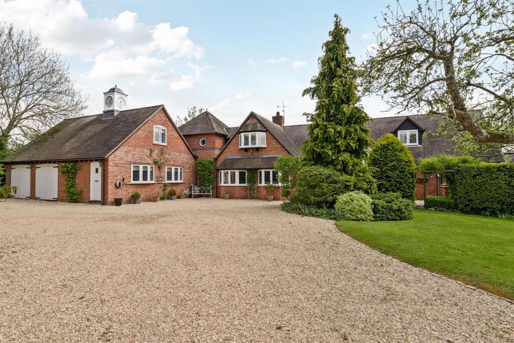 Main image of property: Alderminster, Stratford-Upon-Avon
