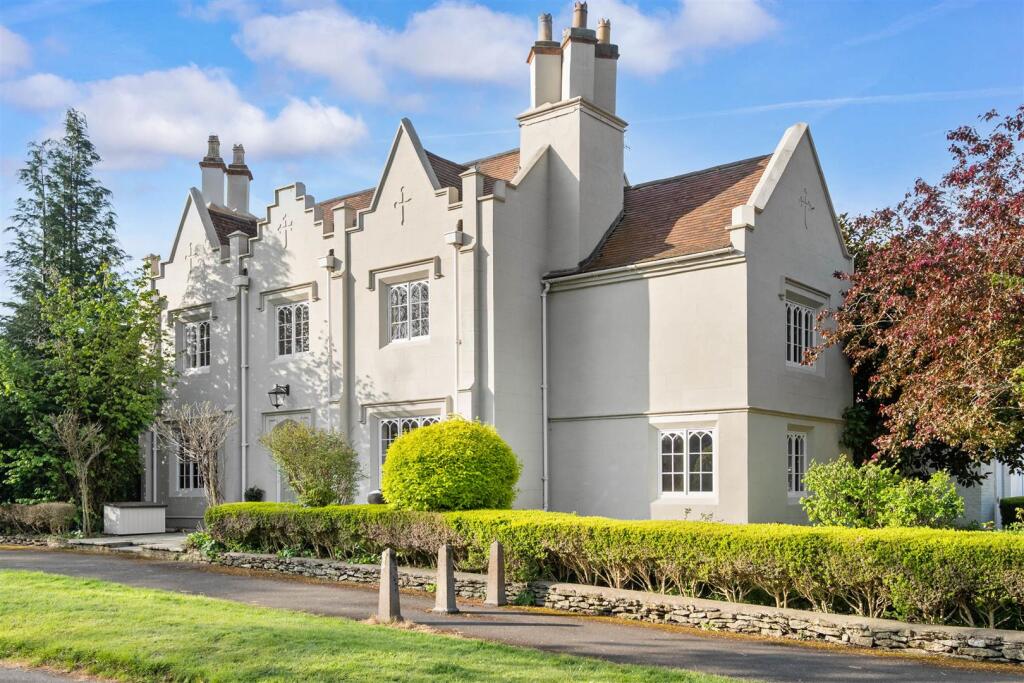 Main image of property: The Green, Alveston